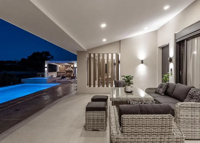 Villa Roselia - Luxury Escape With Magnificent Views, By Zantewize