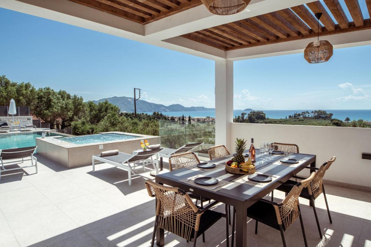 Roselia - Luxury Escape With Magnificent Views, By Zantewize Laganas