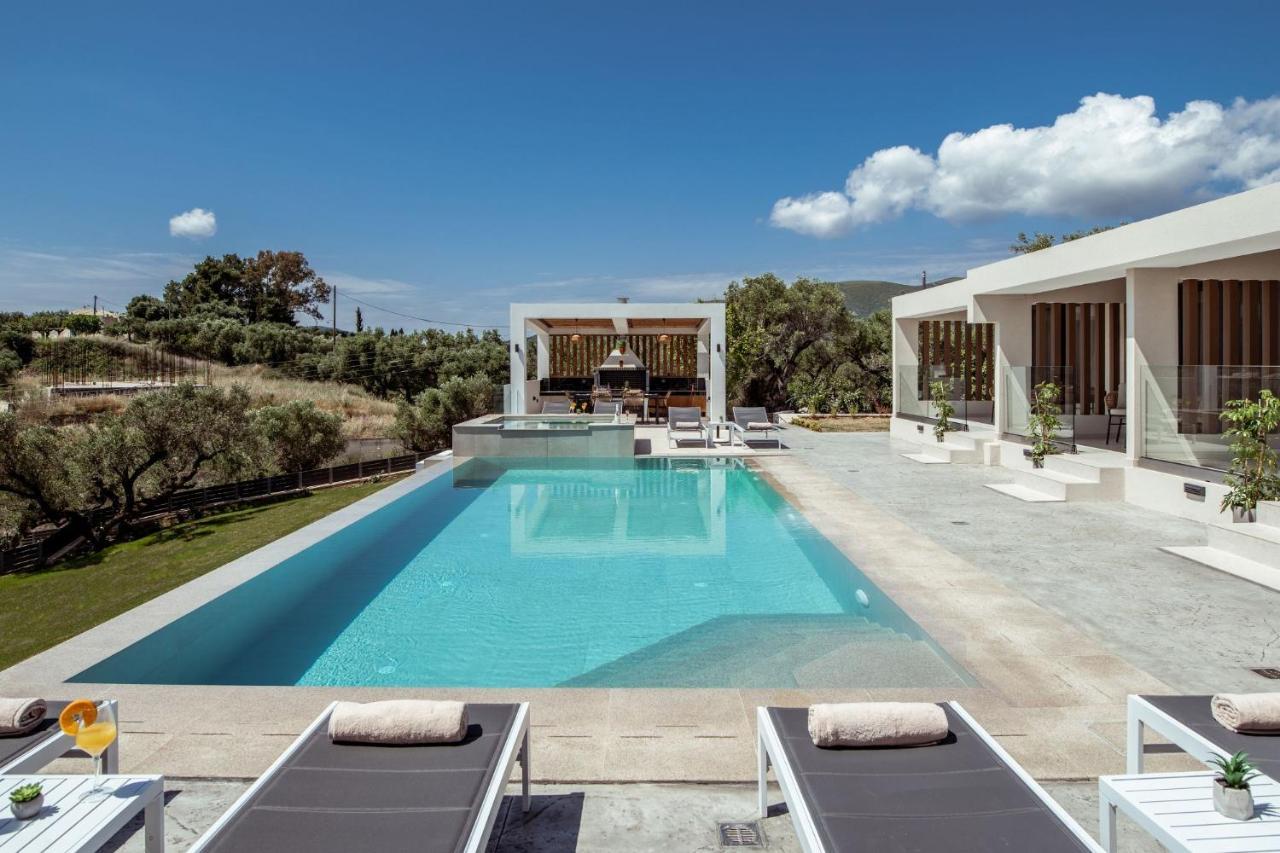 Roselia - Luxury Escape With Magnificent Views, By Zantewize Vila Laganas