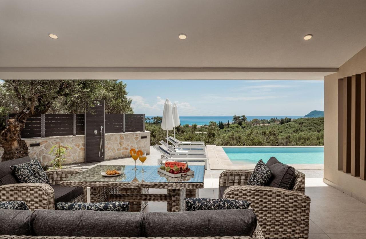 Villa Roselia - Luxury Escape With Magnificent Views, By Zantewize *