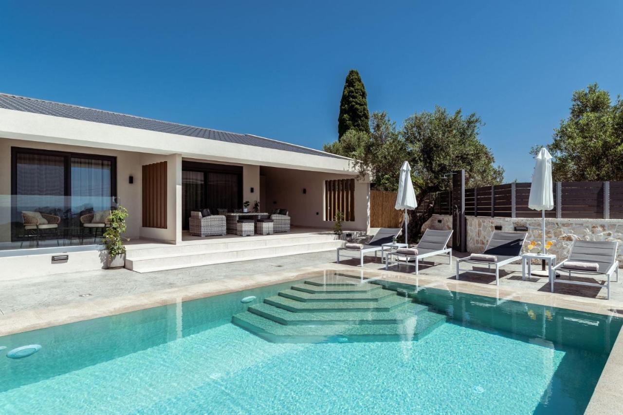 Roselia - Luxury Escape With Magnificent Views, By Zantewize Vila *